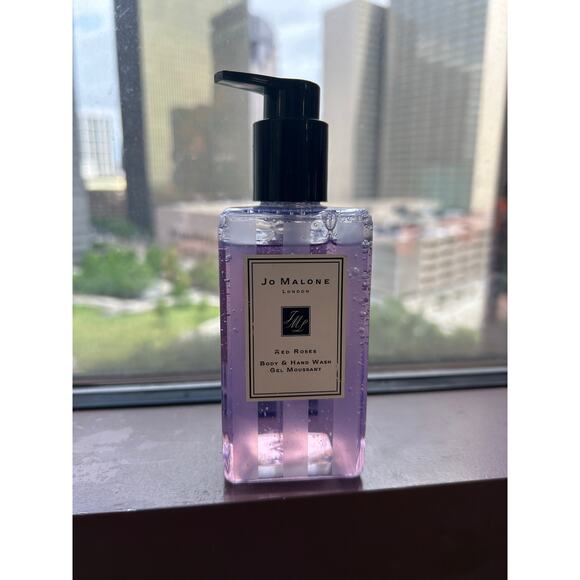 Jo Malone Red Roses body and hand soap - Picture 1 of 2